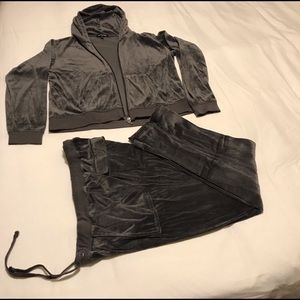 Gray comfortable sweatsuit 😍